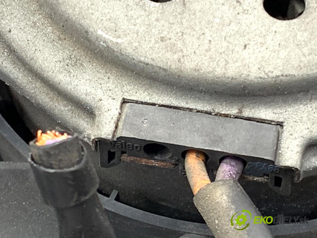 AUDI A4 B6 Kombi 2003 96 kW 2.0 1984 ventilátor klimatizace 869203D (Ventilátor chladiče klimatizace)
