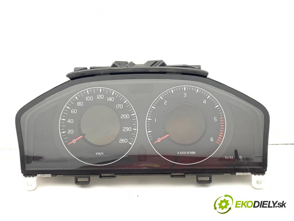 VOLVO XC60 I SUV 2009 136 kW D5 AWD 2400 prístrojovka 30786623AB (Přístrojová deska)