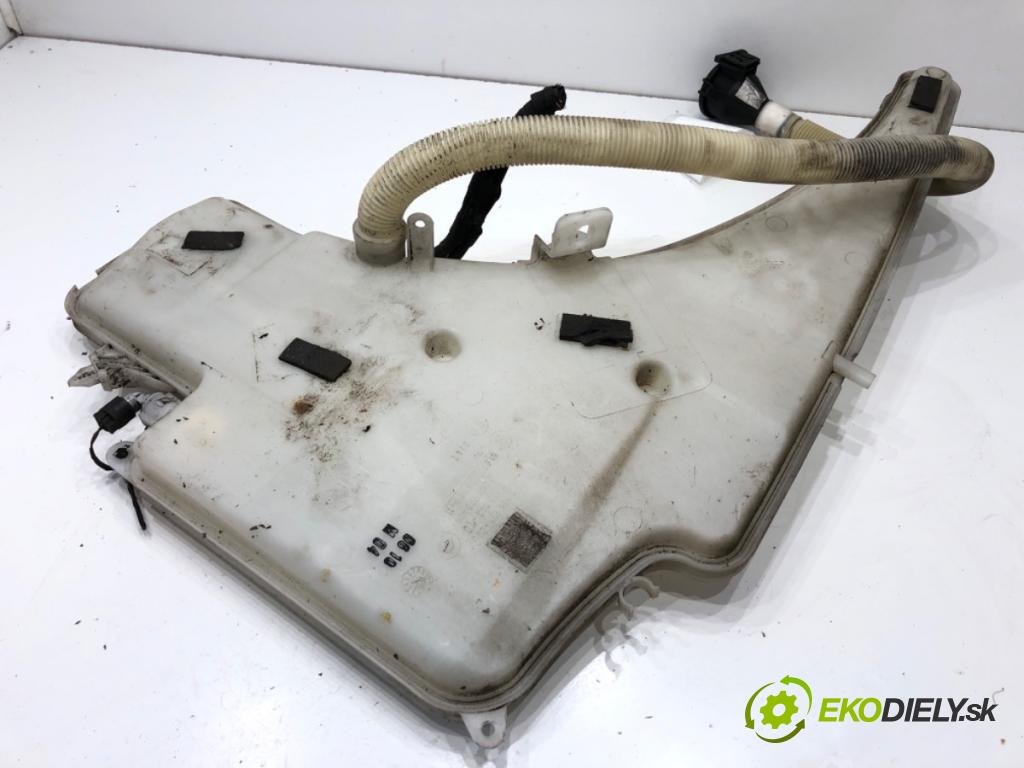 BMW E87 liftback 2004 120 kW 120 d 1995 Nádržka ostrekovačov 7124231