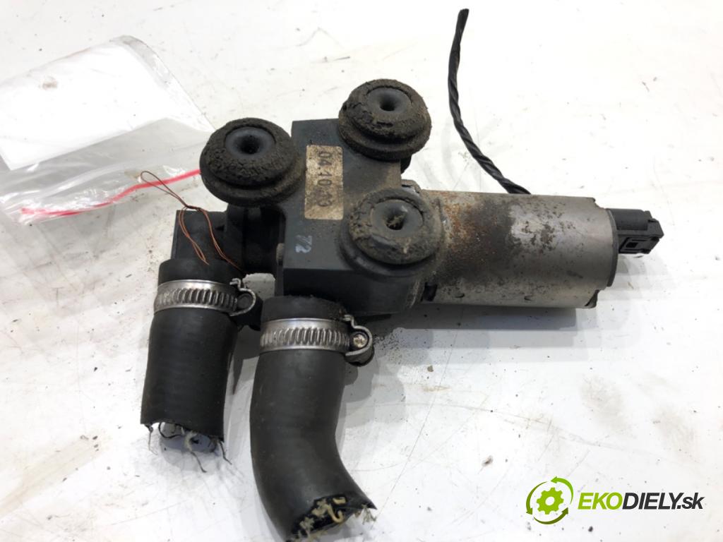 BMW E87 liftback 2004 120 kW 120 d 1995 DALŠÍ: Pumpa vody 8369806 (Vodná pumpa)