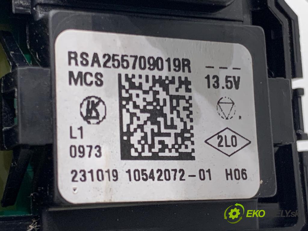 DACIA DUSTER SUV 2023 96 kW 1.3 TCe 130 (HMMF) 1332 přepínač oken 809617787R (Páčky pod volantem)