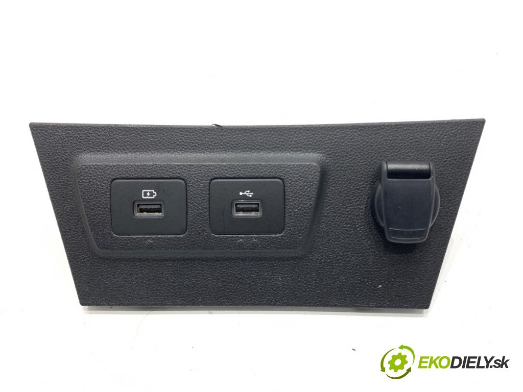 DACIA DUSTER SUV 2023 96 kW 1.3 TCe 130 (HMMF) 1332 HNÍZDO: USB 682640040R