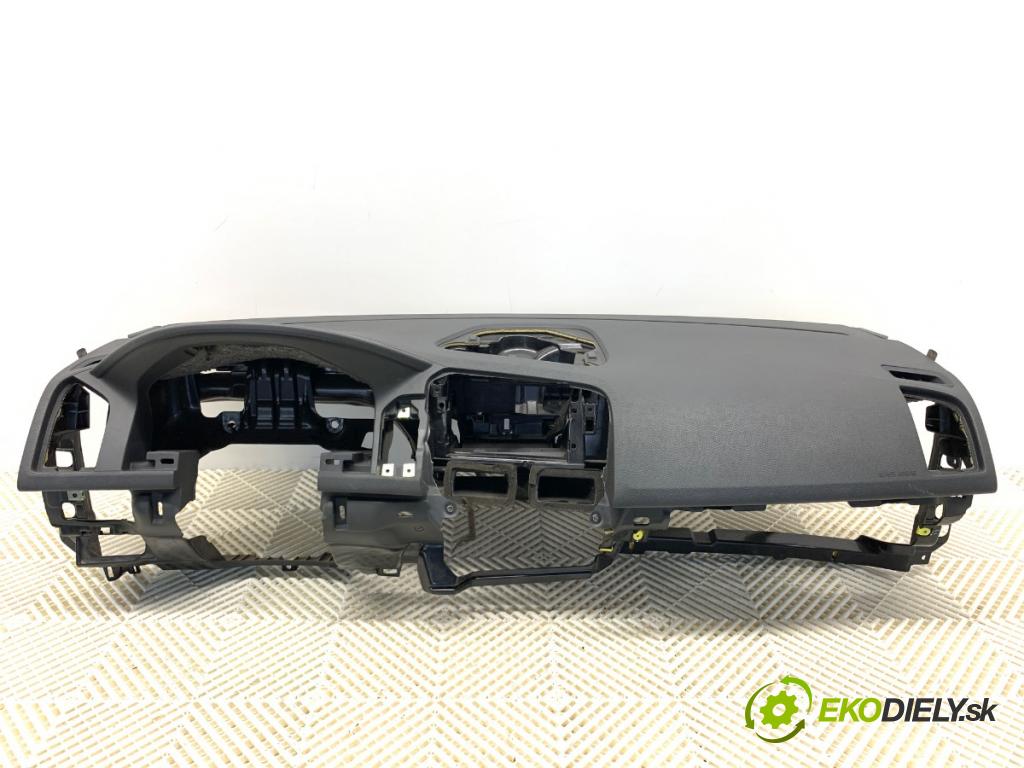 VOLVO XC60 I SUV 2009 136 kW D5 AWD 2400 Palubná doska VANKÚŠ: 