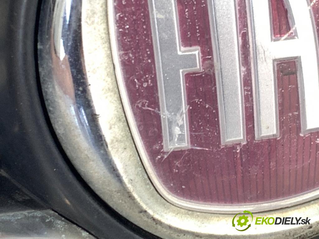 FIAT BRAVO II liftback 2009 88 kW 1.6 D Multijet (198AXL1B) 1598 mřížka maska 735414652 (Přední mřížka (maska chladiče))