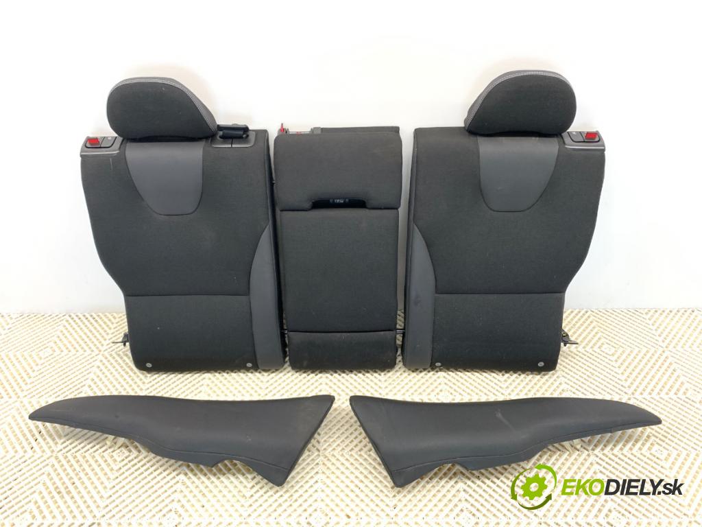 VOLVO XC60 I SUV 2009 136 kW D5 AWD 2400 Sedadlo druhý rad