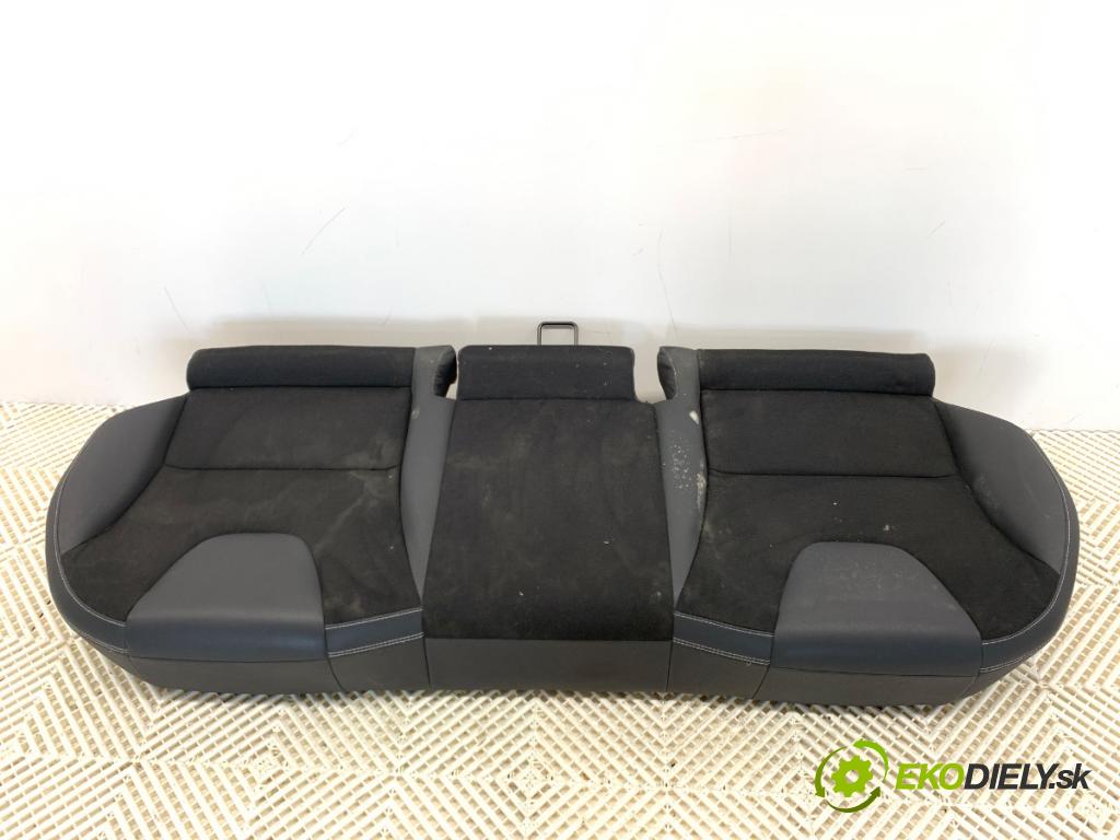 VOLVO XC60 I SUV 2009 136 kW D5 AWD 2400 Sedadlo druhý rad