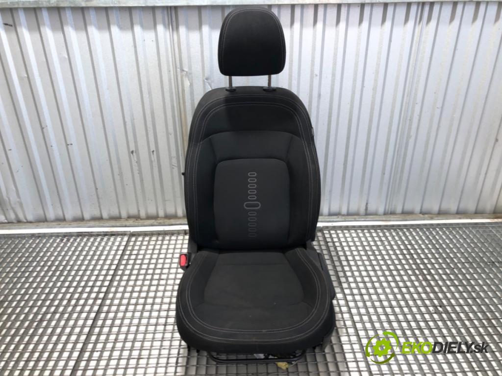 KIA SPORTAGE III SUV 2013 85 kW 1.7 CRDi 1685 sedadlo levý přední část 