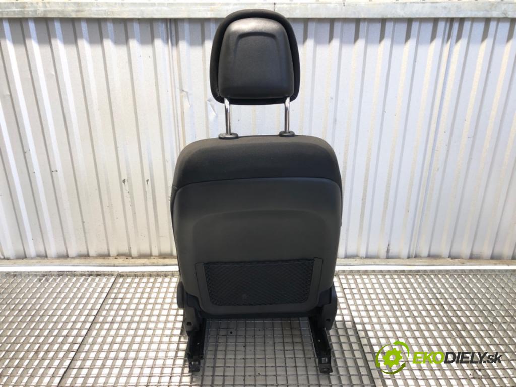 KIA SPORTAGE III SUV 2013 85 kW 1.7 CRDi 1685 sedadlo levý přední část