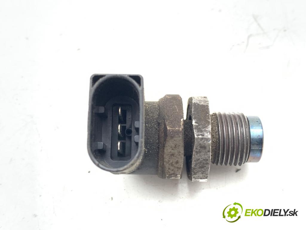 BMW E87 liftback 2004 120 kW 120 d 1995 Snímač tlaku paliva 0281002497 (Snímač)