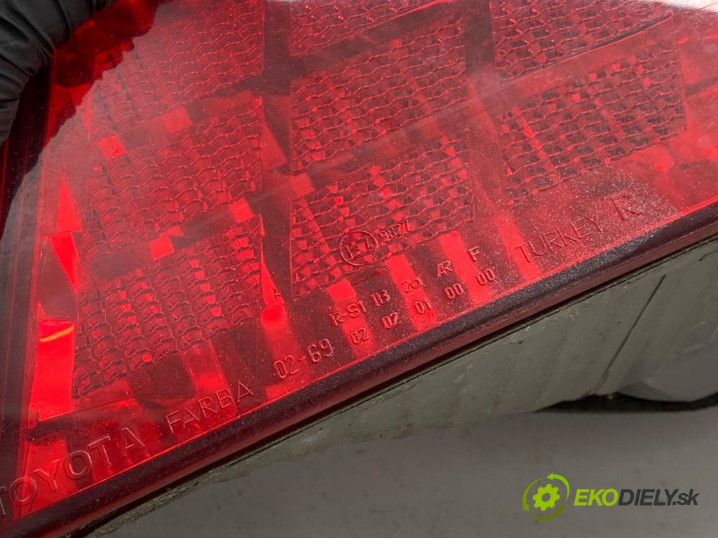 TOYOTA COROLLA E12 sedan 2002 81 kW 1.6 VVT-i (ZZE121_) 1598 světlo pravý zadní část