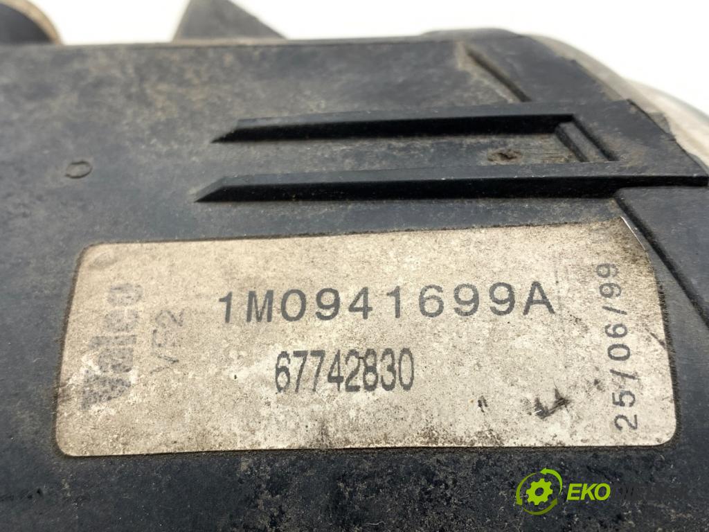 SEAT TOLEDO II sedan 1999 110 kW 2.3 V5 2324 Hmlové svetlo, hmlovka ľavy predný 1M0941699A