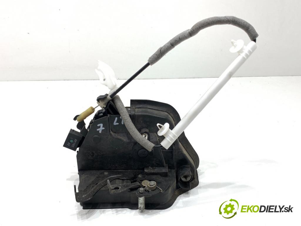 BMW E46 liftback 2003 85 kW 316 ti 1596 zámok Dvere ľavy predný 8253431