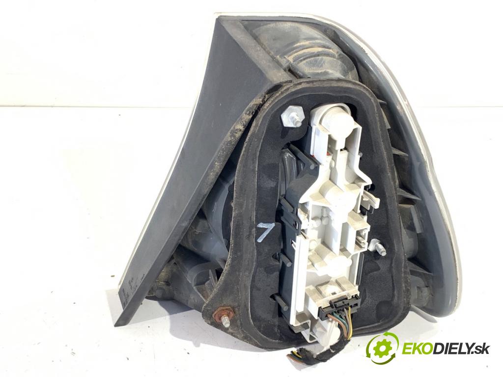 BMW E46 liftback 2003 85 kW 316 ti 1596 Svetlo ľavy zad 6920237