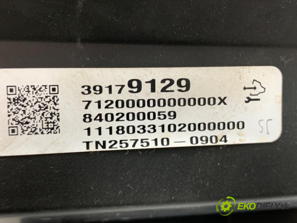 OPEL INSIGNIA B Kombi 2018 121 kW 1.5 (35) 1490 Displej HEAD UP 39179129