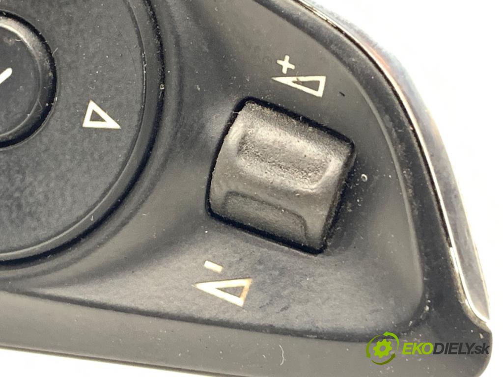 OPEL INSIGNIA B Kombi 2018 121 kW 1.5 (35) 1490 SPÍNAČE: volantu 39096104