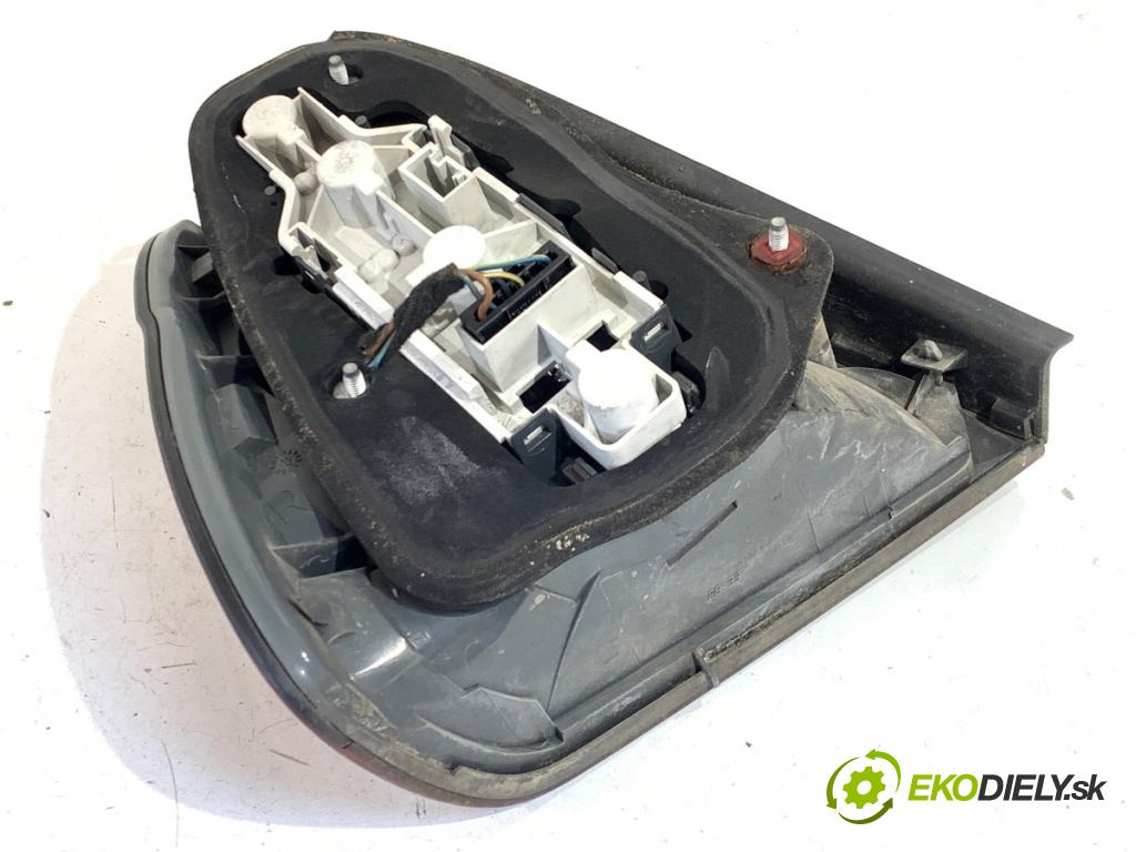 BMW E46 liftback 2003 85 kW 316 ti 1796 světlo pravý zadní část 6927764
