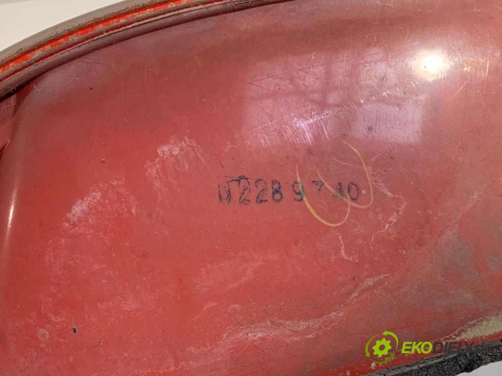 VW PASSAT B5 FL Kombi 2003 74 kW 1.9 TDI 1896 světlo levý zadní část