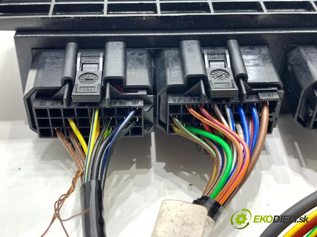 VW PASSAT B5 FL Kombi 2003 74 kW 1.9 TDI 1896 Modul komfortu 1C0959799A (Modul komfortu)
