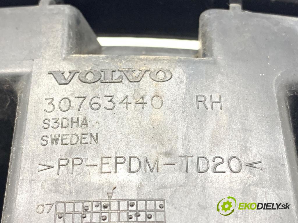 VOLVO XC60 I SUV 2009 136 kW D5 AWD 2400 Úchyt nárazníka pravy zad 30763440