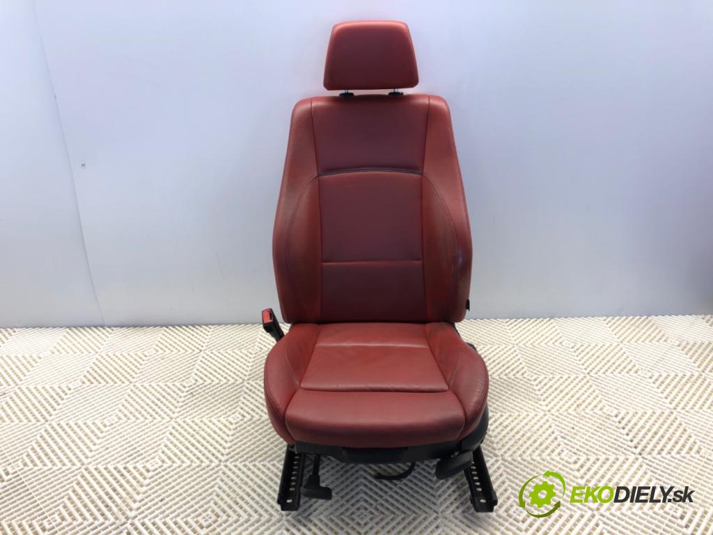BMW E84 SUV 2014 105 kW sDrive 18 d 1995 sedadlo levý přední část 