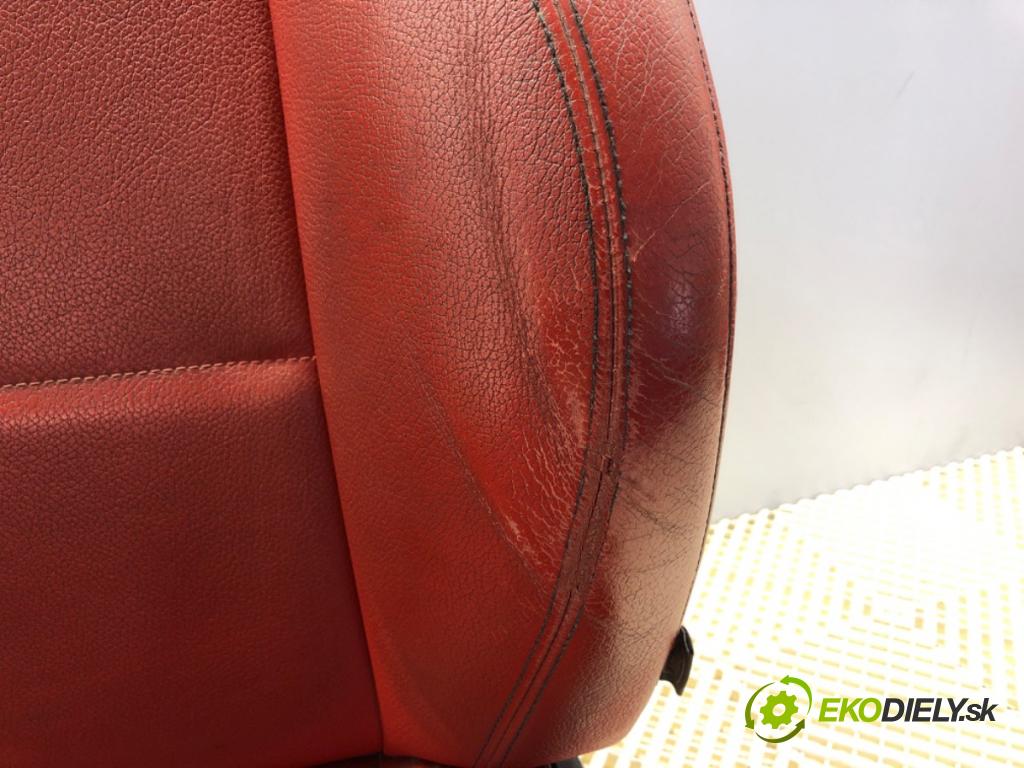BMW E84 SUV 2014 105 kW sDrive 18 d 1995 sedadlo levý přední část