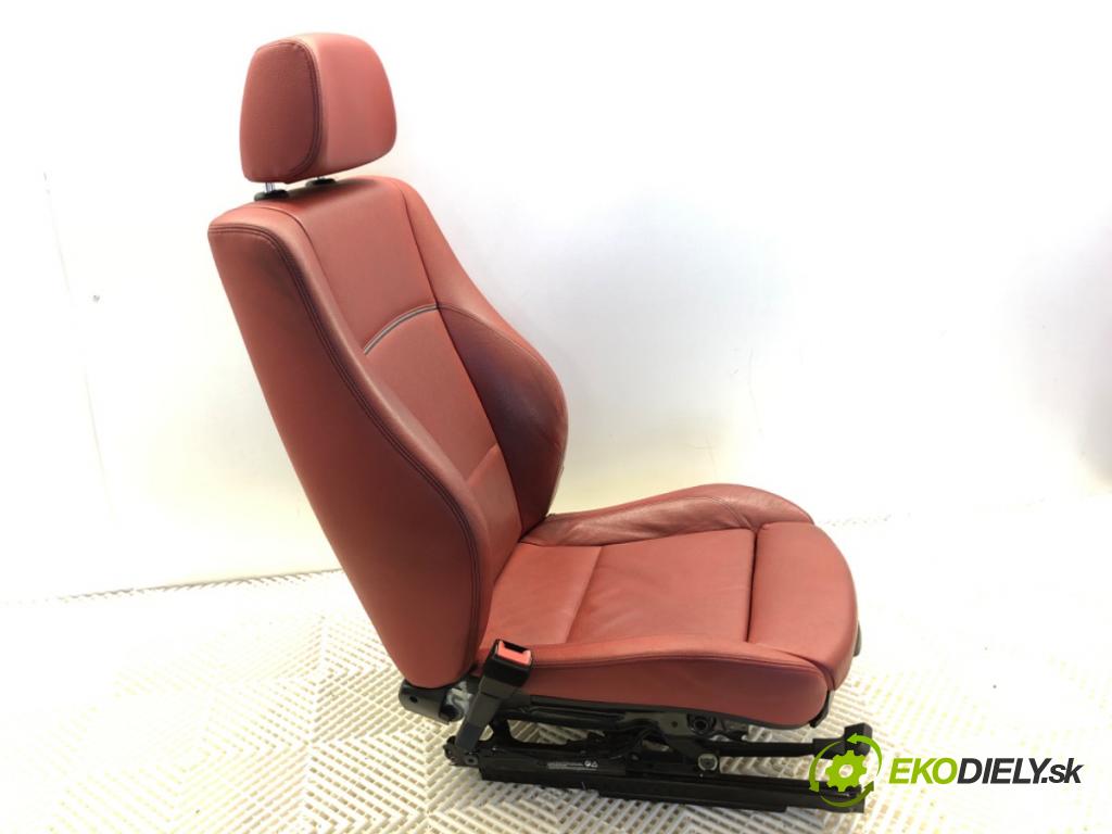 BMW E84 SUV 2014 105 kW sDrive 18 d 1995 sedadlo levý přední část