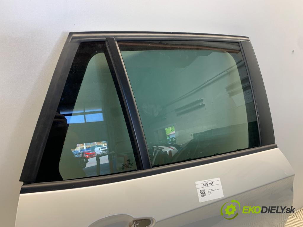 BMW E84 SUV 2014 105 kW sDrive 18 d 1995 dveře pravý zadní část