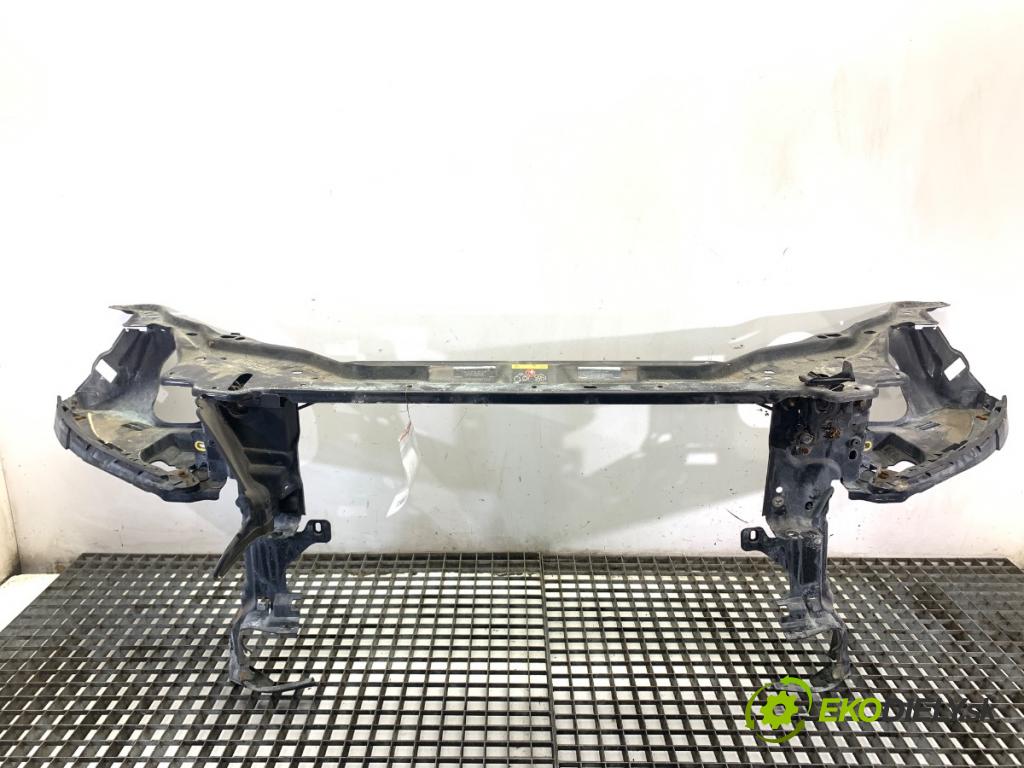 VOLVO XC60 I SUV 2009 136 kW D5 AWD 2400 Držiak predný 30762259 (Výstuha predná)