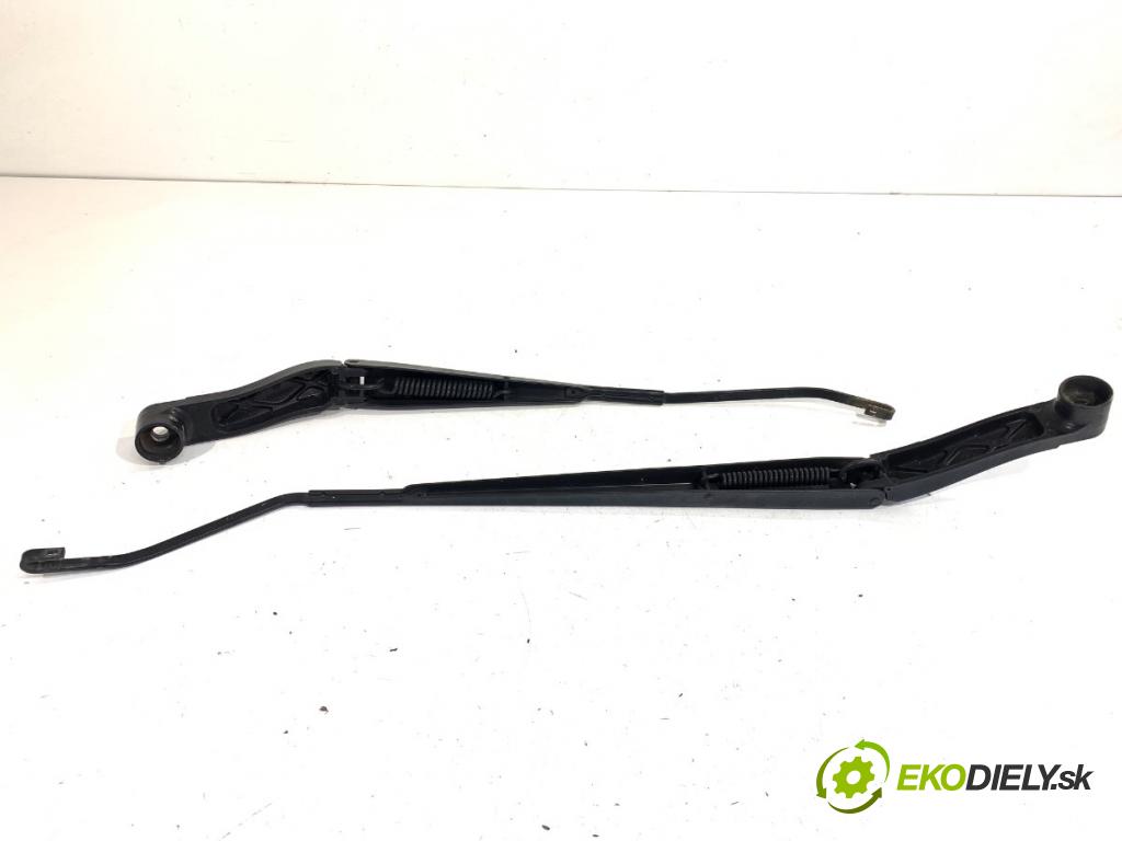 OPEL INSIGNIA B Kombi 2018 121 kW 1.5 (35) 1490 Rameno stierače predný 13471434