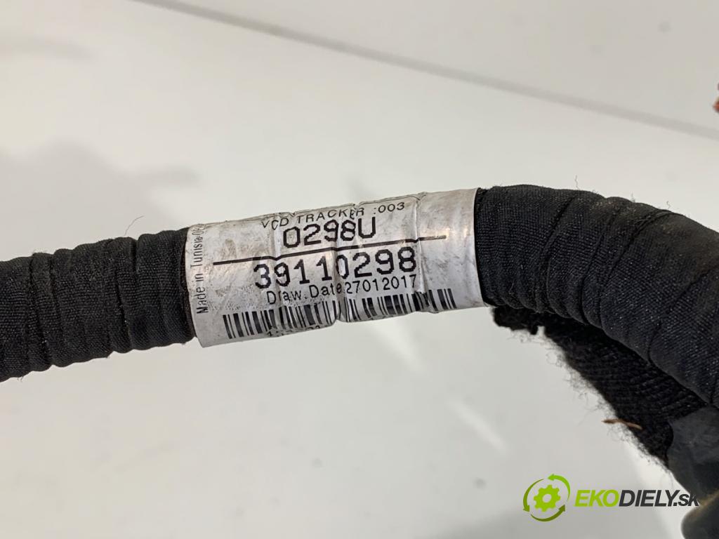 OPEL INSIGNIA B Kombi 2018 121 kW 1.5 (35) 1490 Skrinka poistková 39116633 (Poistková skrinka)