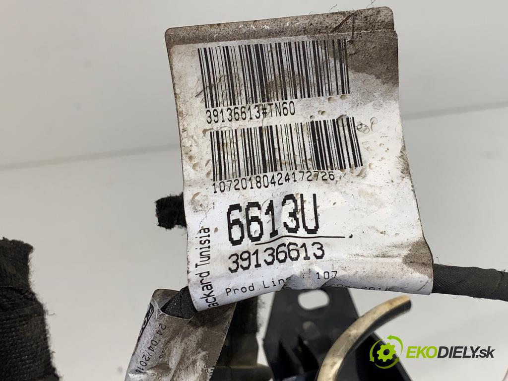 OPEL INSIGNIA B Kombi 2018 121 kW 1.5 (35) 1490 Skrinka poistková 39116633 (Poistková skrinka)
