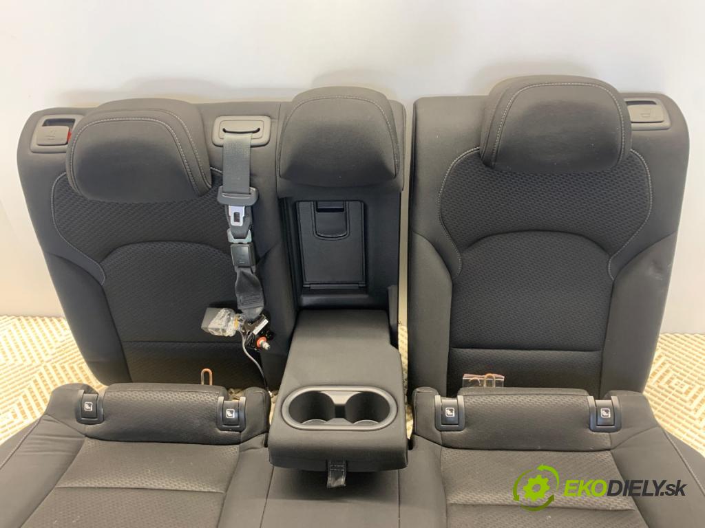 HYUNDAI i30 liftback 2018 88 kW 1.0 T-GDI 998 sedadlo druhý VLÁDA: