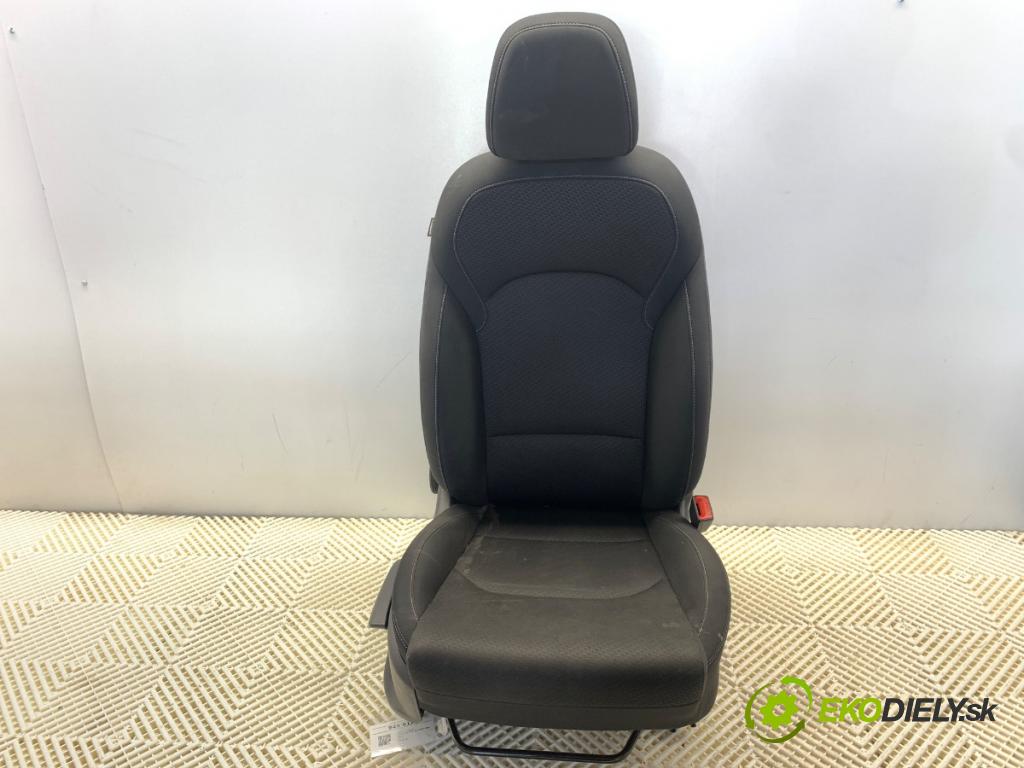 HYUNDAI i30 liftback 2018 88 kW 1.0 T-GDI 998 sedadlo pravý přední část 