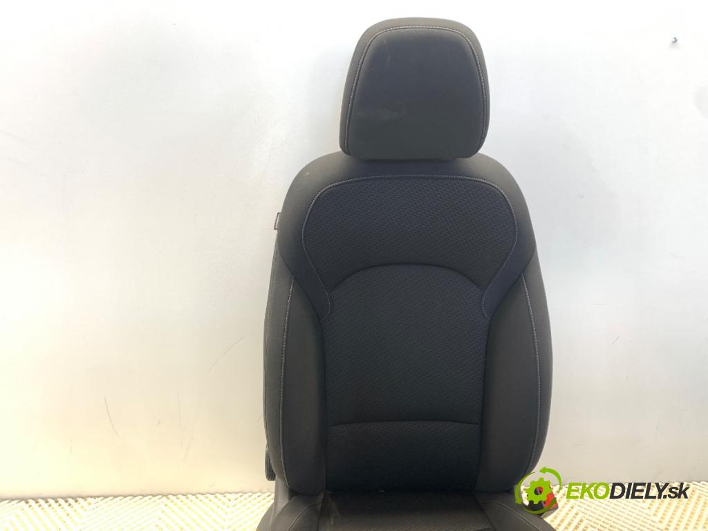 HYUNDAI i30 liftback 2018 88 kW 1.0 T-GDI 998 sedadlo pravý přední část