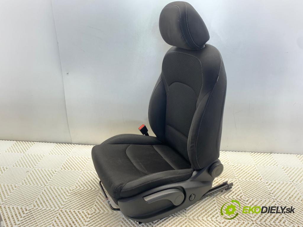 HYUNDAI i30 liftback 2018 88 kW 1.0 T-GDI 998 sedadlo levý přední část