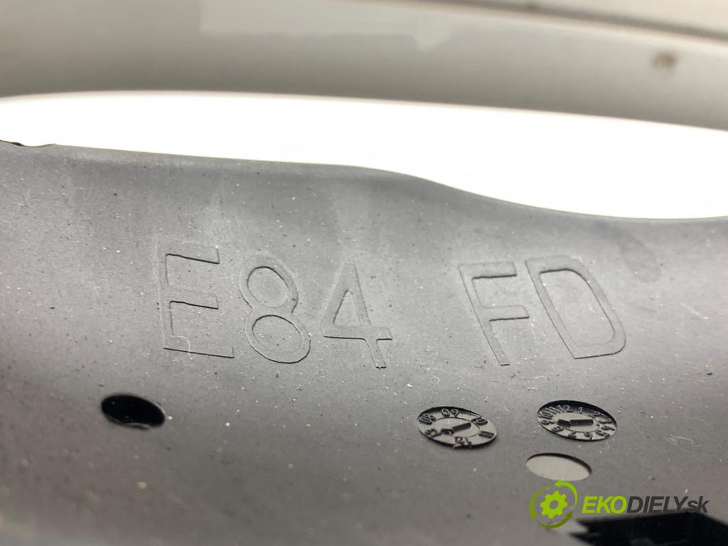 BMW E84 SUV 2014 105 kW sDrive 18 d 1995 klika vnejší pravý přední část