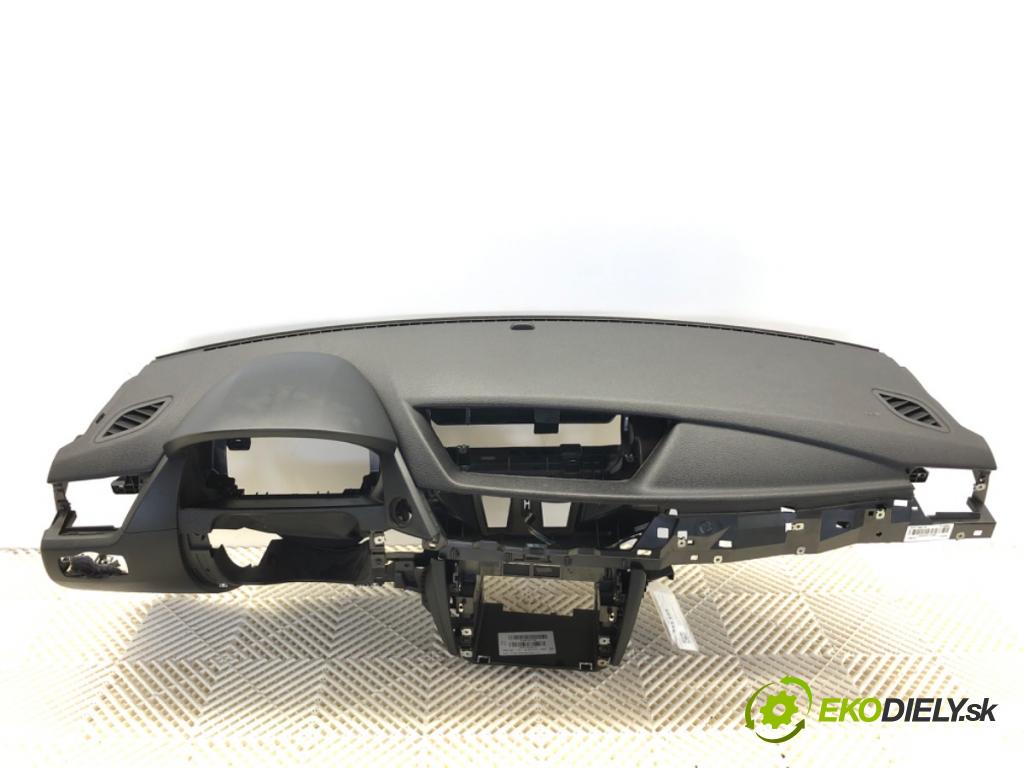 BMW E84 SUV 2014 105 kW sDrive 18 d 1995 Palubná doska  (Palubná doska)