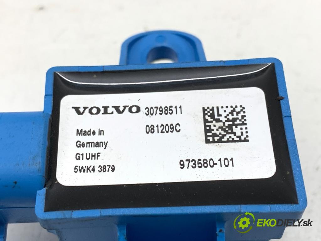 VOLVO XC60 I SUV 2009 136 kW D5 AWD 2400 snímač nárazu 30798511 (Snímač nárazu)