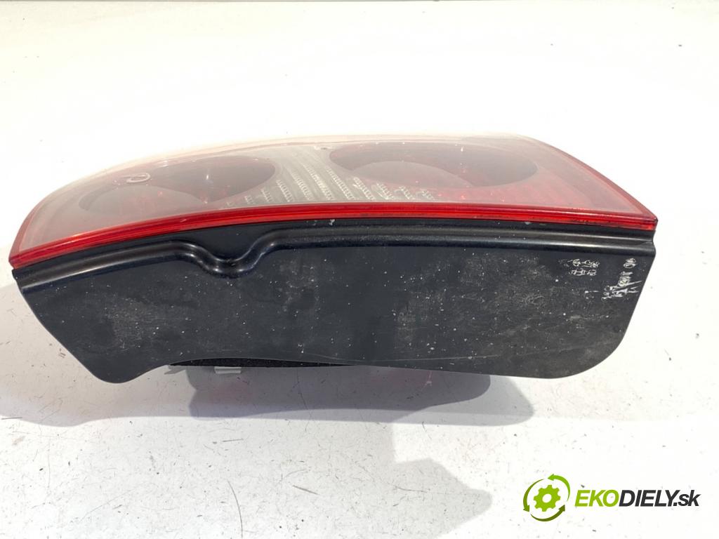 VW PASSAT B5 FL sedan 2003 96 kW 1.9 TDI 1896 Svetlo pravy zad 3B5945096AE