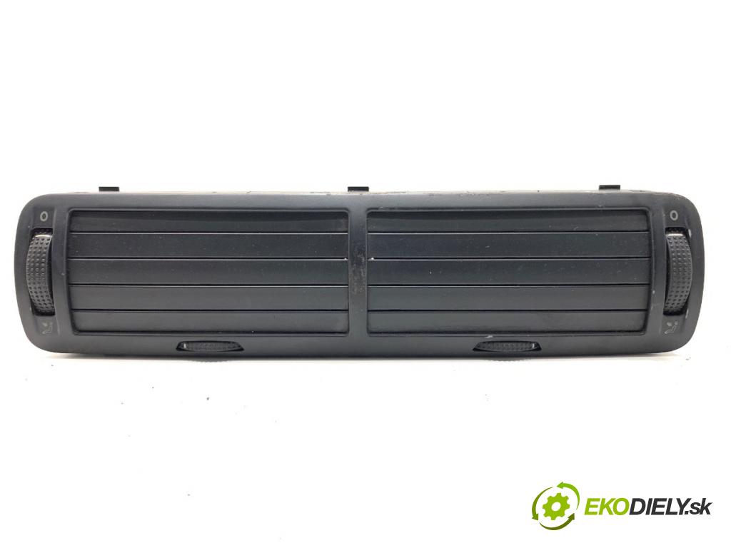 VW PASSAT B5 FL sedan 2003 96 kW 1.9 TDI 1896 mří topení přední část 3B0819728D