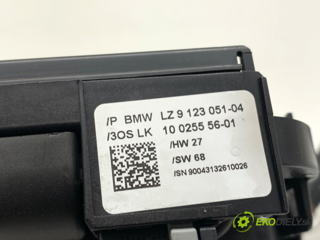 BMW E84 SUV 2014 105 kW sDrive 18 d 1995 Prepínač kombinovaný 9123051 (Prepínacie páčky pod volantom)