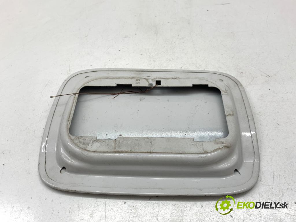 BMW E84 SUV 2014 105 kW sDrive 18 d 1995 Dvierka nádrže paliva (Kľučka dverí ostatné)