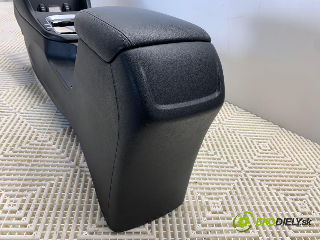 HYUNDAI i30 liftback 2018 88 kW 1.0 T-GDI 998 Tunel středový 84670-G4000 (Středový tunel)