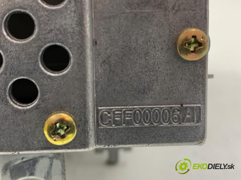 TOYOTA COROLLA E12 liftback 2003 71 kW 1.4 VVT-i (ZZE120_) 1398 RADIO 86120-02260 (Audio zariadenie)