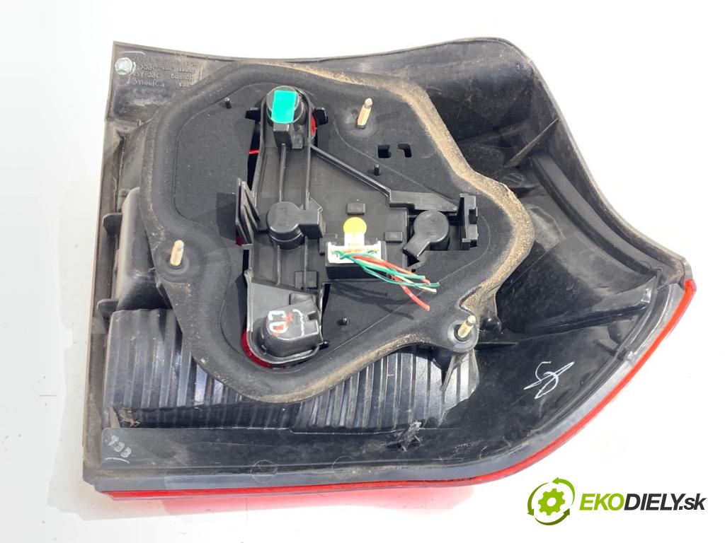 TOYOTA COROLLA E12 liftback 2003 71 kW 1.4 VVT-i (ZZE120_) 1398 Svetlo ľavy zad