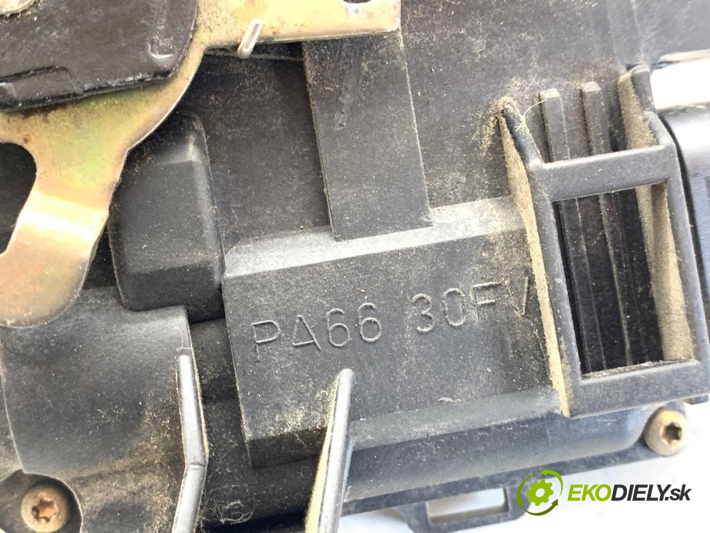 AUDI A6 C5 Kombi 2003 132 kW 2.5 TDI quattro 2496 zámok Dvere pravy predný 4B1837016G