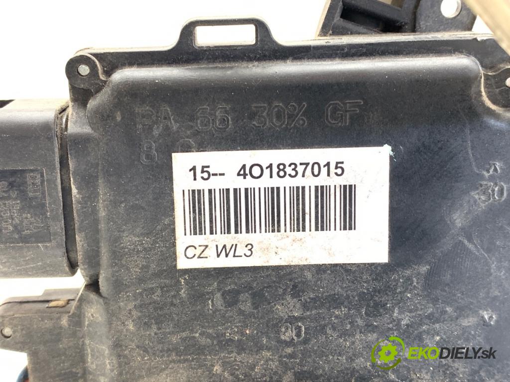 AUDI A6 C5 Kombi 2003 132 kW 2.5 TDI quattro 2496 zámok Dvere ľavy predný 401837015
