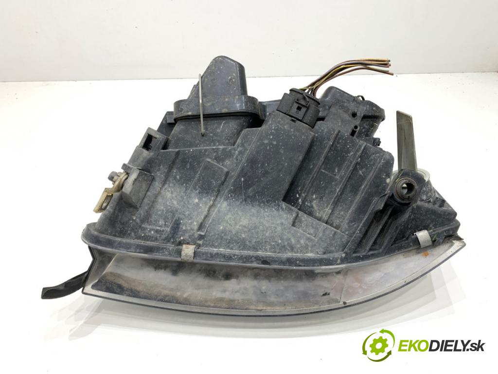 AUDI A6 C5 Kombi 2003 132 kW 2.5 TDI quattro 2496 světlomet pravý přední část 08-141-1102R