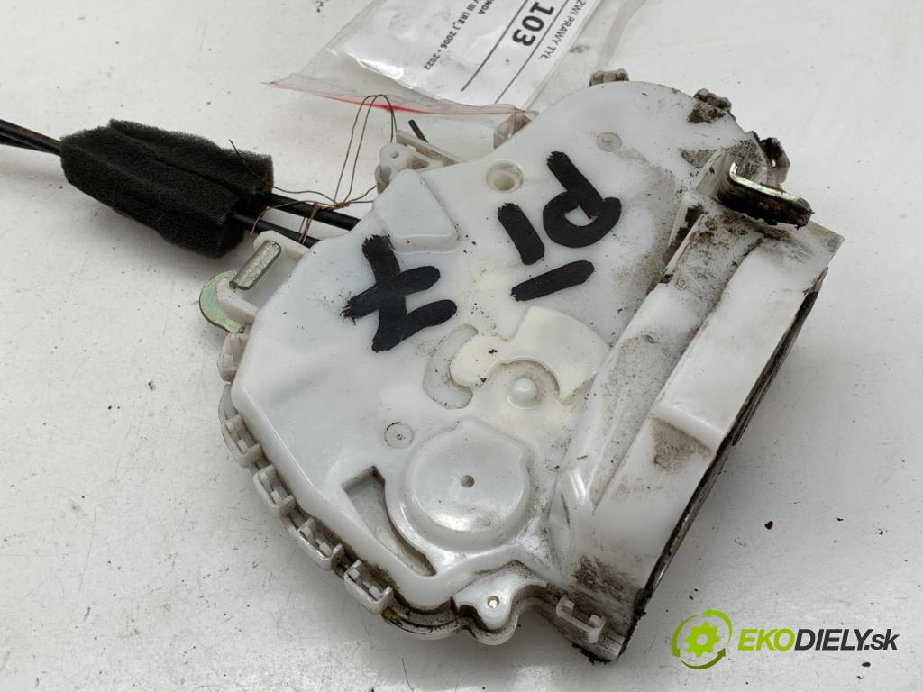 HONDA CR-V III SUV 2007 103 kW 2.2 i-CTDi 4WD (RE6) 2204 zámok dveře pravý zadní část 72611-SWA-J1