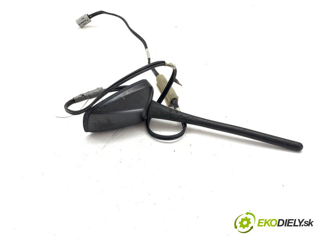 HONDA CR-V III SUV 2007 103 kW 2.2 i-CTDi 4WD (RE6) 2204 ANTENA V3-05375C